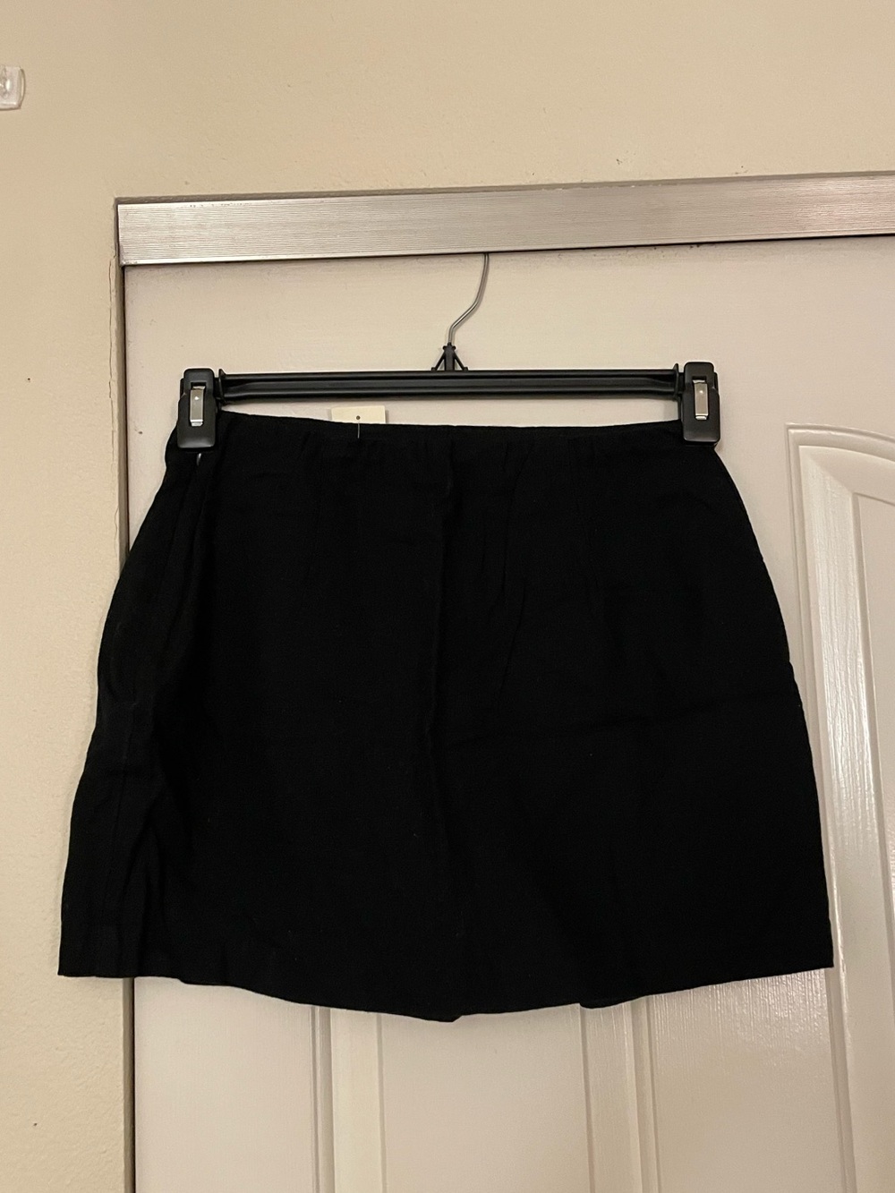 RARE NWT 53/47 Linen/Cotton Blend Abercrombie & Fitch Black Mini Skort Size Smal - Picture 6 of 10